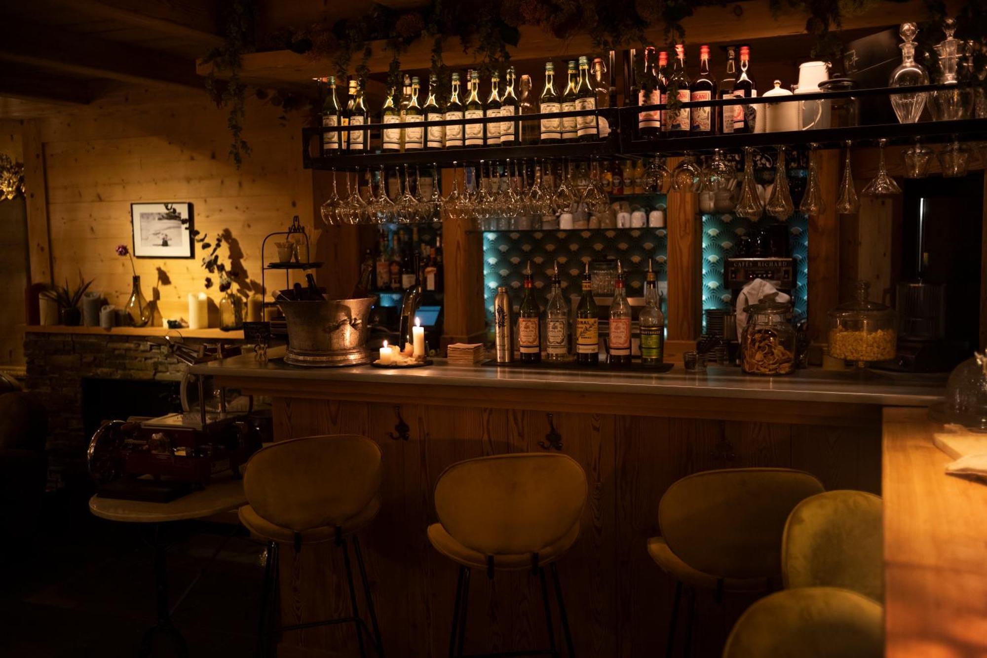 Chalet-Hotel Les Cimes ル・グラン・ボルナン エクステリア 写真