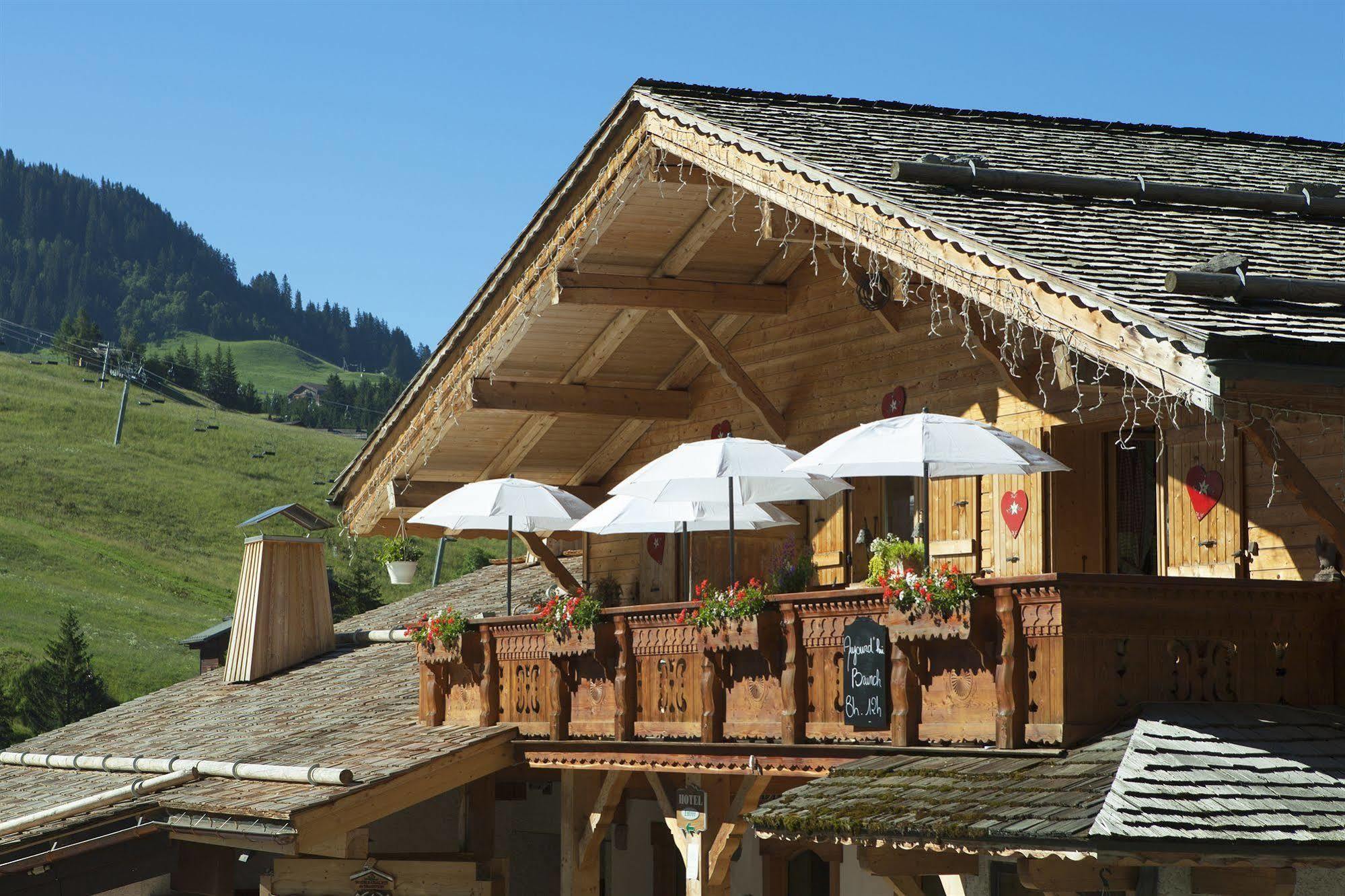 Chalet-Hotel Les Cimes ル・グラン・ボルナン エクステリア 写真