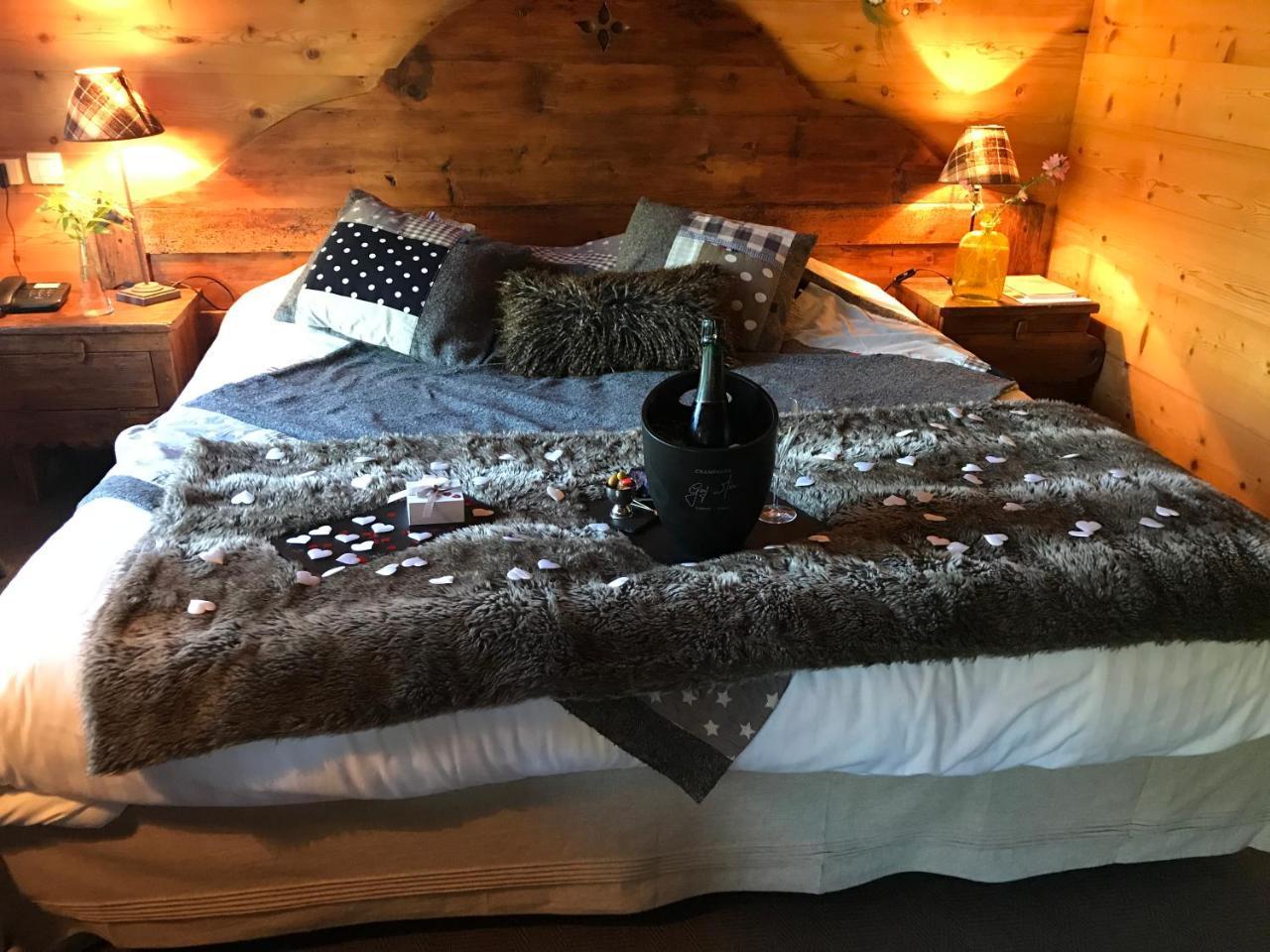 Chalet-Hotel Les Cimes ル・グラン・ボルナン エクステリア 写真
